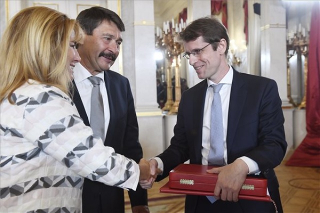 Augusztus 20. - Roska Botond neurobiológus kapta a Magyar Szent István-rend kitüntetést