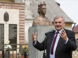 Szent Imre-szobrot avattak a Veszprém megyei Szentimrefalván