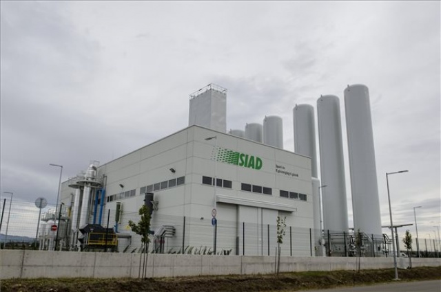 Átadták a SIAD cégcsoport új gyárát Gyöngyöshalászon