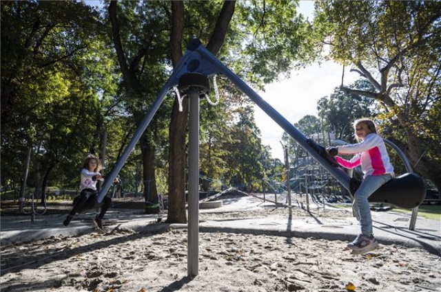 Liget Budapest - Az őszi szünet kezdetén nyílik meg a városligeti Nagyjátszótér