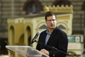 Átadták a Magyar Nemzeti Múzeum kertjében újjáépített játszóteret