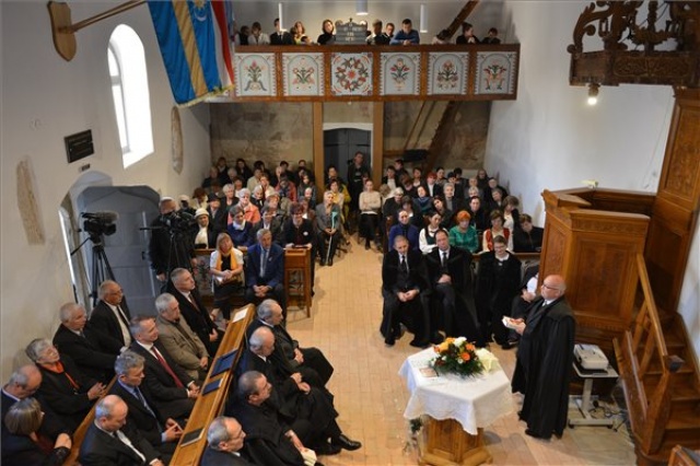 A székelyföldi Kökösben átadták a Rómer Flóris-terv keretében felújított unitárius templomot