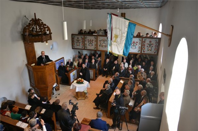 A székelyföldi Kökösben átadták a Rómer Flóris-terv keretében felújított unitárius templomot