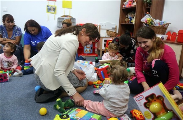 Megújult az Ökumenikus Segélyszervezet gyerekháza Boldogkőújfaluban
