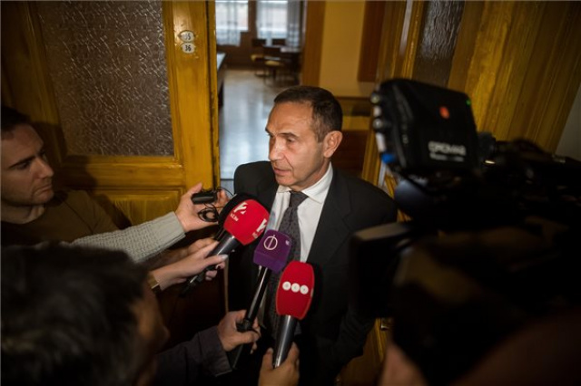 Fenyő-gyilkosság - Gyárfás Tamás tagadta bűnösségét a bíróságon