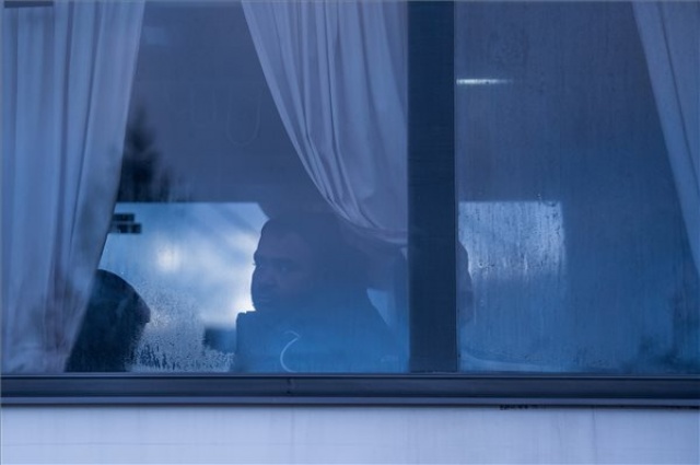 Illegális bevándorlás - Megkezdődött a boszniai-horvát határ közelében fekvő migránstábor bezárása