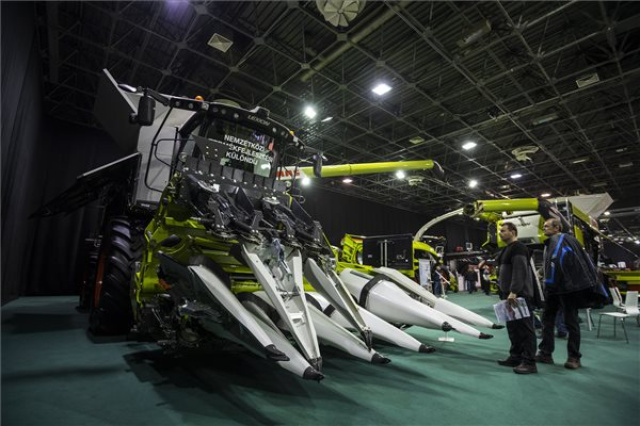 Megnyílt az 38. AGROmashEXPO és 10. AgrárgépShow