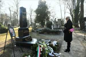 Felavatták Tőkéczki László síremlékét Budapesten