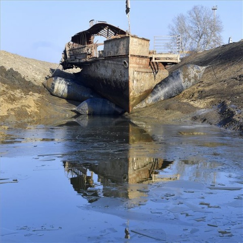 Folytatódott a Szőke Tisza roncsának kiemelése Szegeden