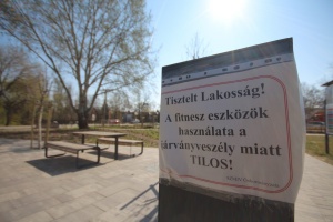 Bezárt játszótér