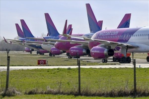 Koronavírus - Parkoló Wizz Air-gépek