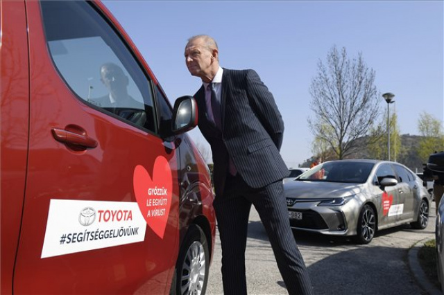 Koronavírus - Húsz gépjárművet ajánlott fel a járvány elleni védekezéshez a Toyota