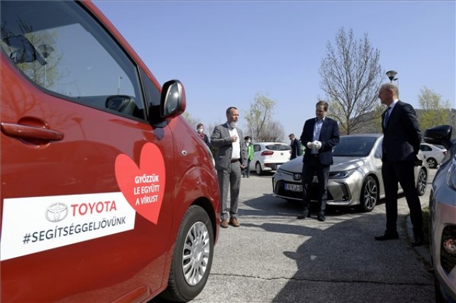 Koronavírus - Húsz gépjárművet ajánlott fel a járvány elleni védekezéshez a Toyota