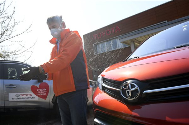 Koronavírus - Húsz gépjárművet ajánlott fel a járvány elleni védekezéshez a Toyota
