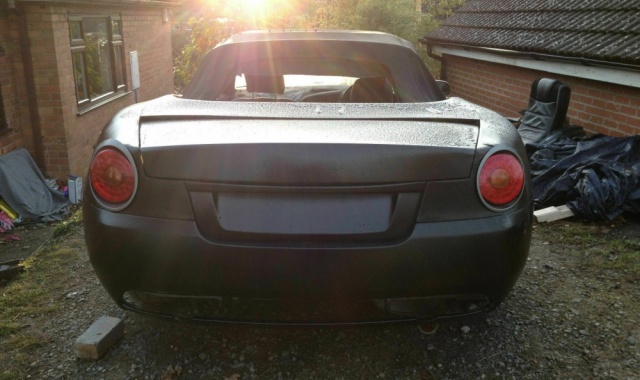 Toyota-Celica-Aston-Martin-DB9-replica