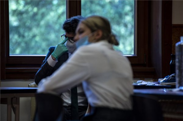 Érettségi - A magyar nyelv és irodalom írásbelikkel megkezdődtek a vizsgák