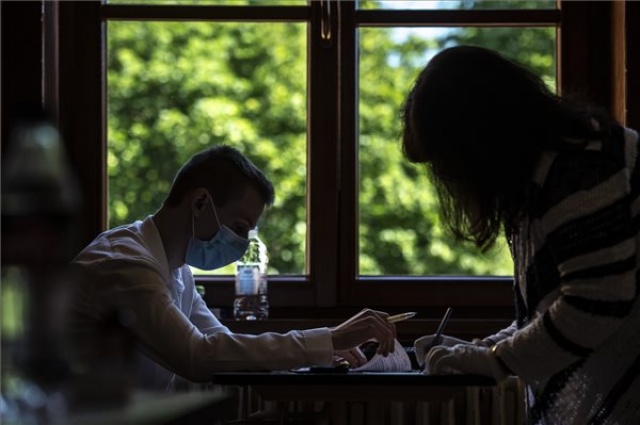 Érettségi - A magyar nyelv és irodalom írásbelikkel megkezdődtek a vizsgák