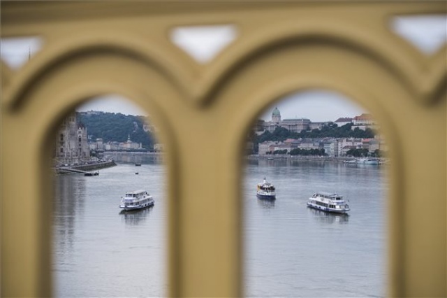 Dunai hajóbaleset - A Panoráma Deck Hajózási Társaság ökumenikus hajós szertartása 