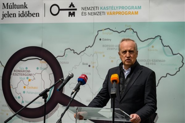 Megújul a várpalotai Zichy-kastély és a Trianon Múzeum
