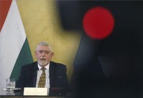 Kásler Miklós sajtótájékoztatója