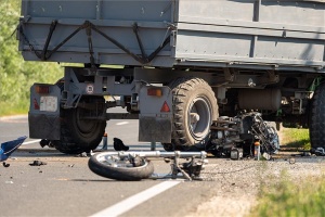 Meghalt egy motoros Dunaföldvár közelében
