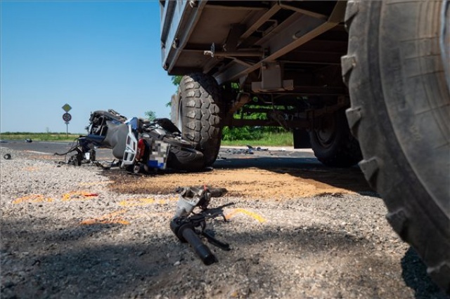 Meghalt egy motoros Dunaföldvár közelében