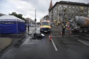 Halálra gázoltak egy motorost Újbudán