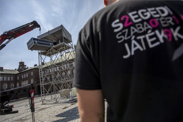 Szegedi Szabadtéri Játékok - épül a szabadtéri színpad