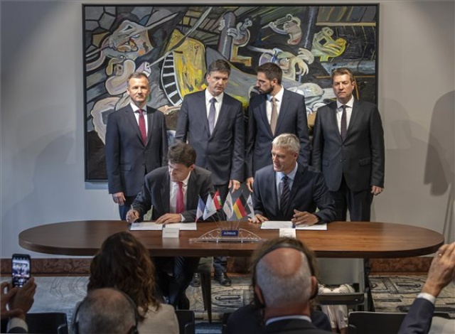 Repülőgépalkatrész-gyártó vegyesvállalatot hozott létre az Airbus és Magyarország