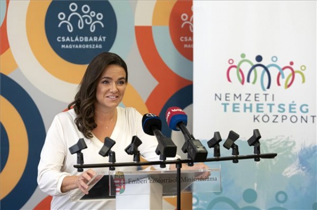 Kihirdették a Stipendium Peregrinum-ösztöndíj tizennyolc nyertesét
