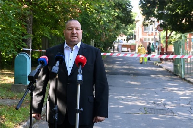 Koronavírus - Ismét fertőtlenítik a Pesti úti idősotthont a katonák
