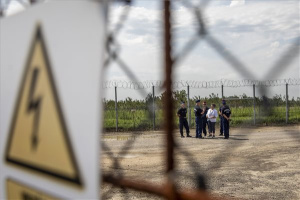 Migráció - Halmosi Zsolt országos rendőrfőkapitány-helyettes és Müller Cecília országos tisztifőorvos sajtótájékoztatója