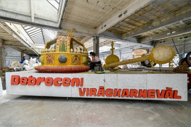 A Debreceni Virágkarnevál előkészületei