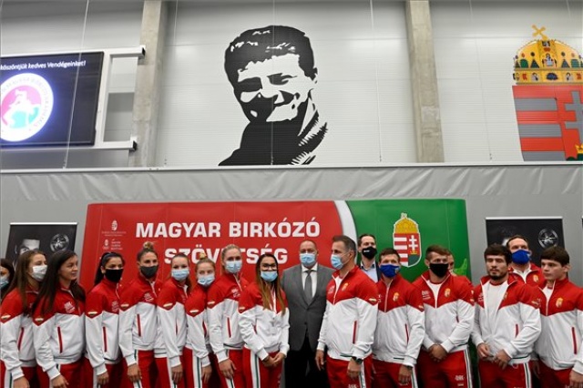Megnyílt az olimpiai bajnokok arcképcsarnoka, bemutatkozott a Kozma István Magyar Birkózó Akadémia