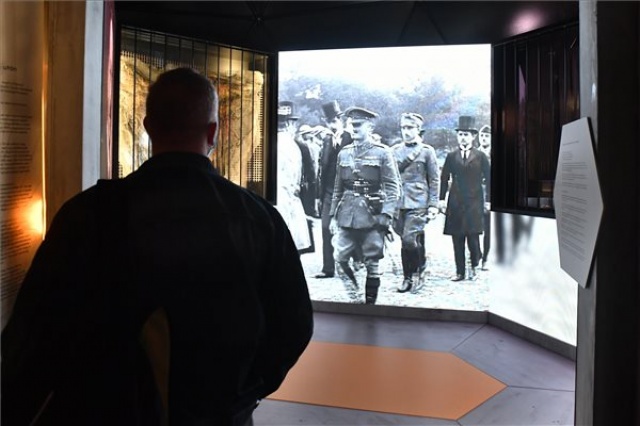 Trianon 100 - Megnyílt a Nemzeti Múzeum Trianon-kiállítása