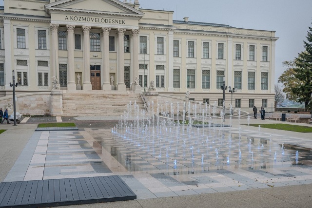 Móra park szökőkút 2