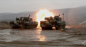 Megérkezett Tatára az utolsó két Leopard 2A4 harckocsi
