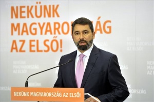 Hidvéghi Balázs sajtótájékoztatója