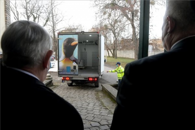 Koronavírus - Megérkezett a vakcina Magyarországra 