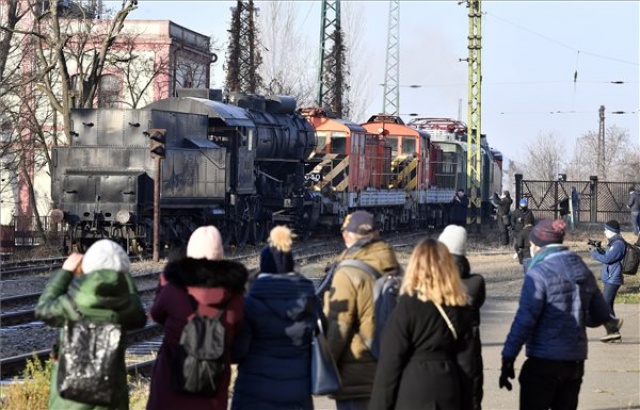 Megérkezett az első öt különleges vasúti jármű a Közlekedési Múzeum leendő helyszínére