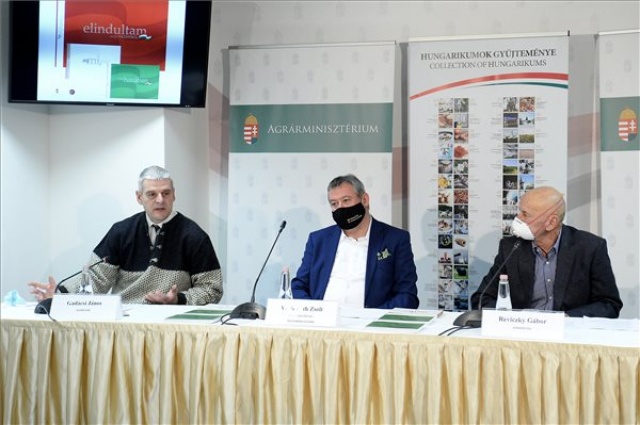 Új, kétszáz részes rádiósorozat indul a szülőföldjüket elhagyó legkiválóbb magyarokról a Kossuth Rádióban