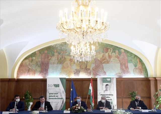 Létrejött a Magyar Agrár- és Élettudományi Egyetem