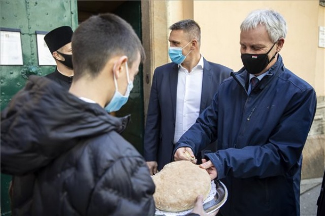 Folytatódnak a fejlesztések a szegedi szerb nemzetiségi oktatási intézményekben