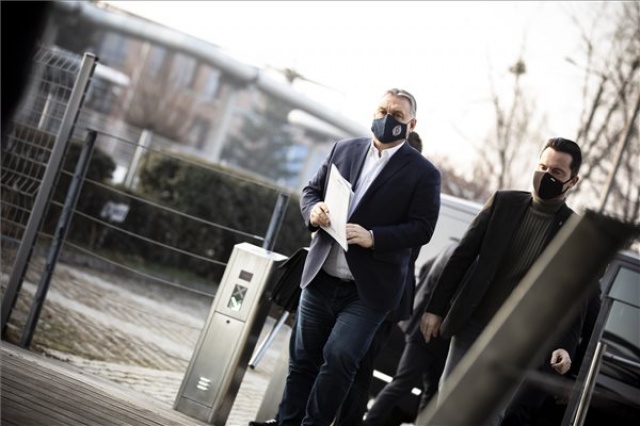 Miniszterelnöki interjú a Kossuth Rádióban