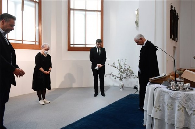 Húsvét - Balog Zoltán istentiszteletet tart a Hold utcai református templomban 