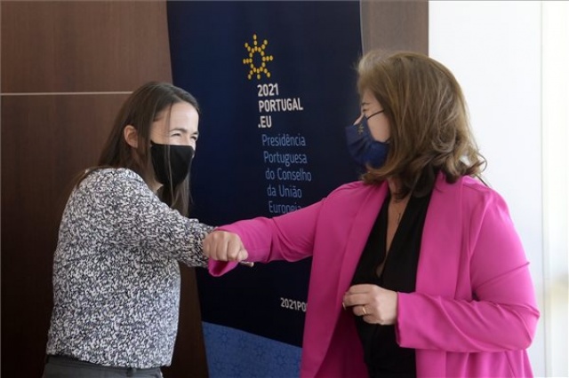 Novák Katalin a portugál munkaügyért, szolidaritásért és szociális biztonságért felelős miniszterrel tárgyalt Portóban