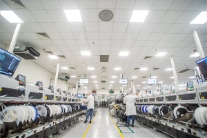 Átadták az ötvenmilliomodik fékvezérlő elektronikai egységet a Continental Hungary üzemében 