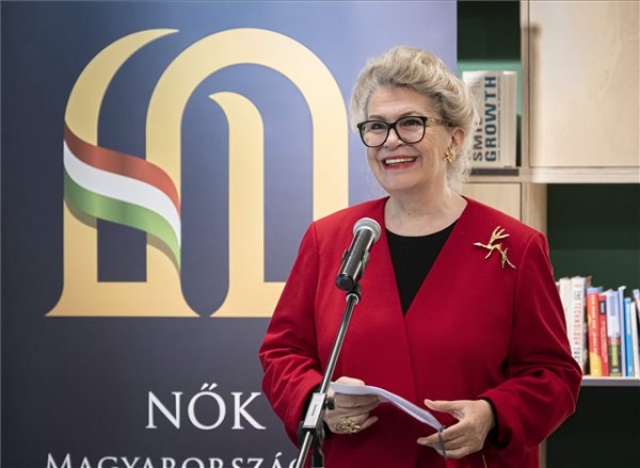 Koronavírus - A járvány idején helytálló nőket díjazza a Nők Magyarországért Klub az idén is
