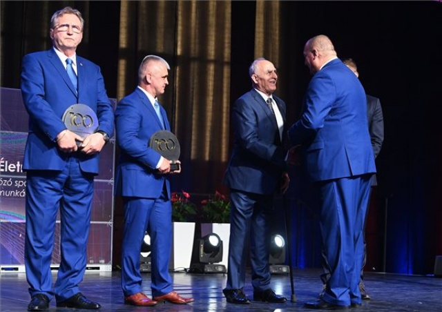 Gálával ünnepelte századik születésnapját és a KIMBA megnyitását a birkózószövetség