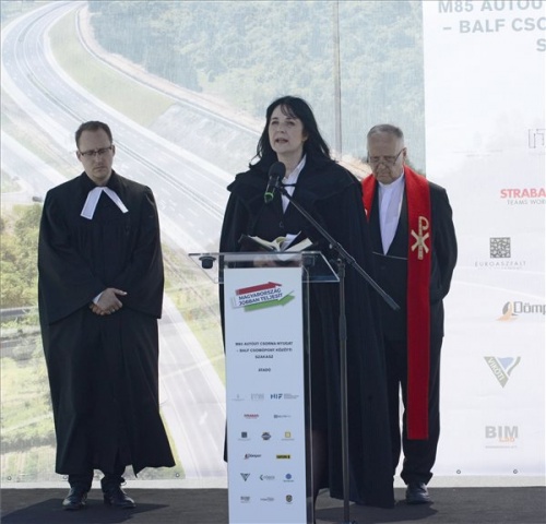 Átadták az M85-ös autóút út Csorna-nyugat és Balf csomópont közötti szakaszát